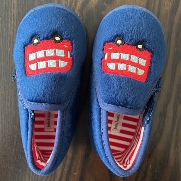 Boys indoor warm lined shoes size 6 ( 12 months to 2 year age range) - Picture 4 of 5